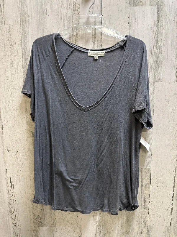 women's T-shirts with short sleevesGrey Top Short Sleeve Project Social Tee, Size L