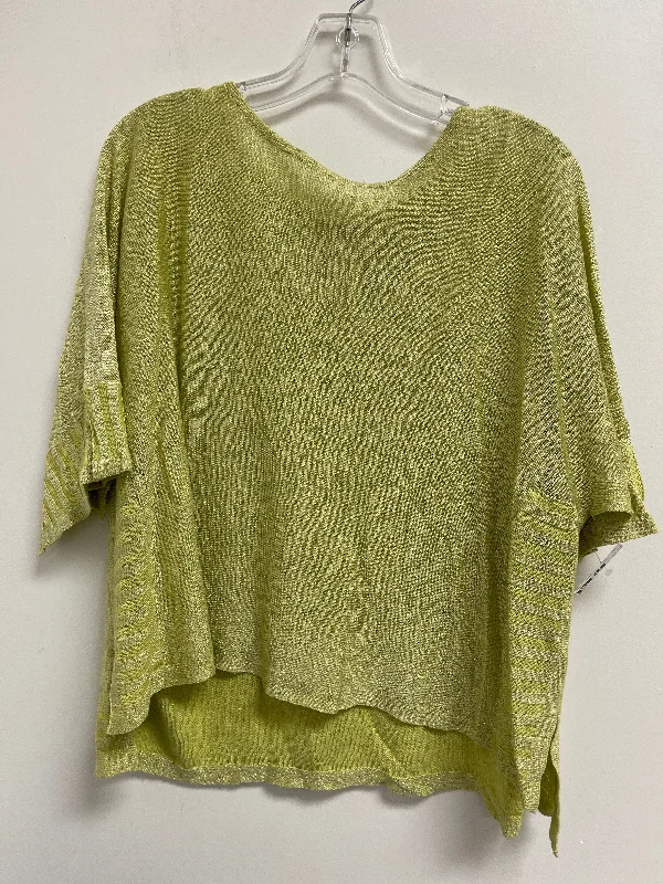 trendy women's T-shirtsGreen Top Short Sleeve Anthropologie, Size Xs