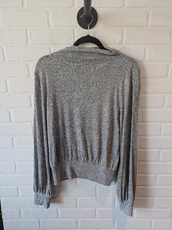 women's long sleeve tops with lightweight and breathable materialTop Long Sleeve By Gap In Grey, Size: M