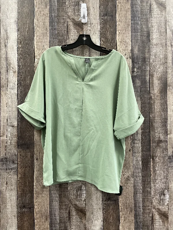 women's T-shirts with off-the-shoulder necksGreen Top Short Sleeve Shein, Size M